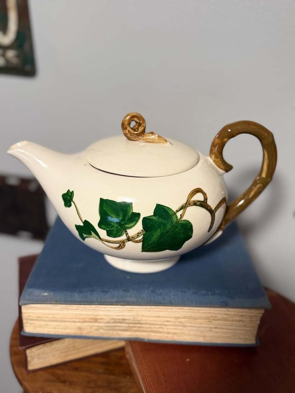 Metlox Poppytrail California Ivy Teapot with Lid and Branch Handle